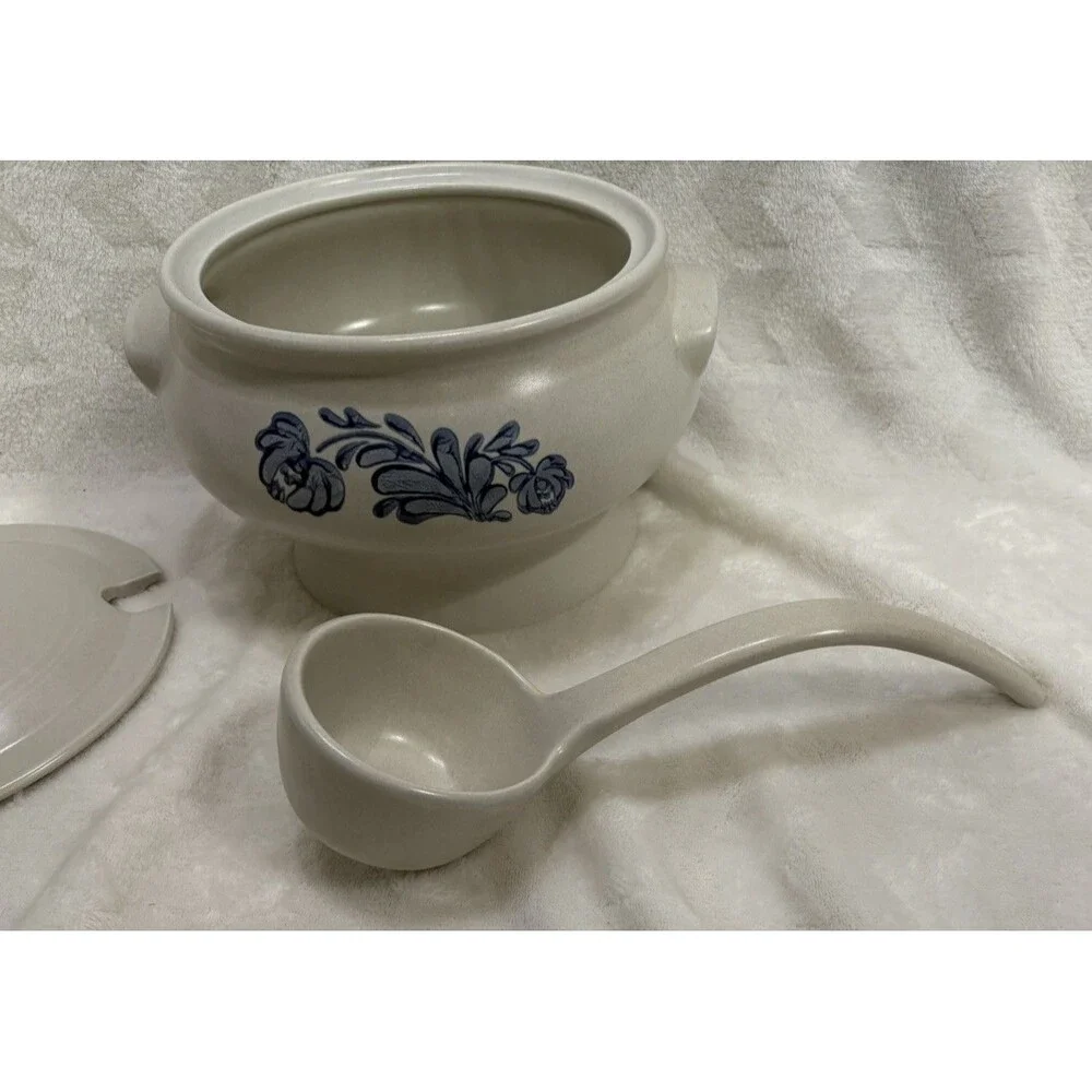 Vintage Pfaltzgraff Yorktowne Large Soup Tureen w/Lid & Ladle
